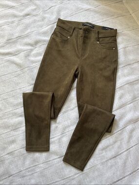 Liverpool Los Angeles faux suede leggings in an olive green color